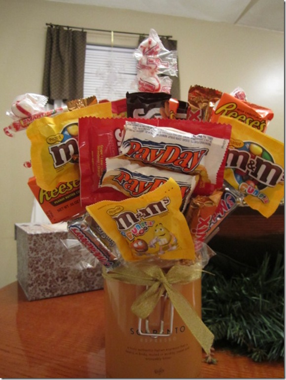 Super Easy Gift Idea: Candy Bar Arrangement - Made by Carli